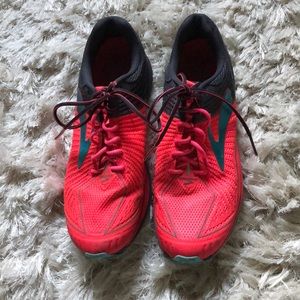 Brooks, Mazama, size 10